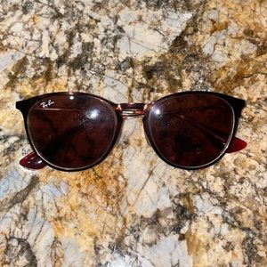 Ray-Ban sunglasses red